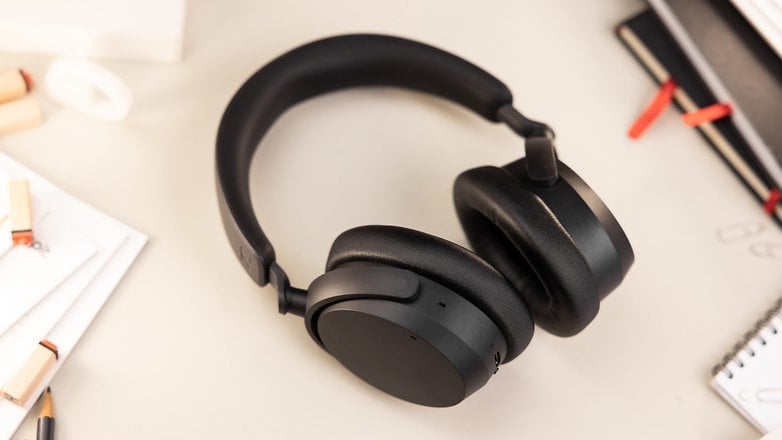You get plenty of bang for your buck with the Sennheiser Accentum Wireless.