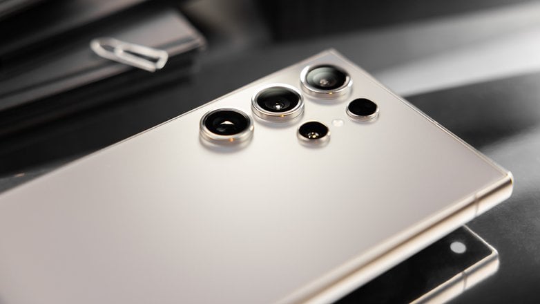 The 10x telephoto lens in the Samsung Galaxy S24 Ultra has been replaced by a 5x telephoto lens.