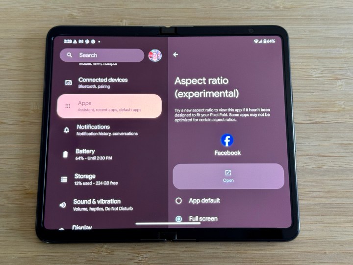 Google Pixel Fold showing new app aspect ratio setting.