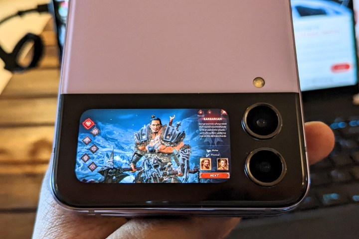 Diablo Immortal on Galaxy Z Flip 4