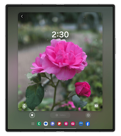 Samsung Galaxy Z Fold 6's dynamic wallpaper changes depending on the weather.