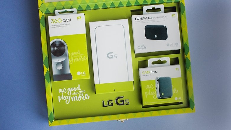 LG G5 box with expansion modules