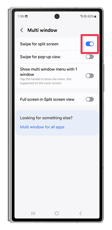 One UI screenshots showing how to activate a shortcut for split-screen view.