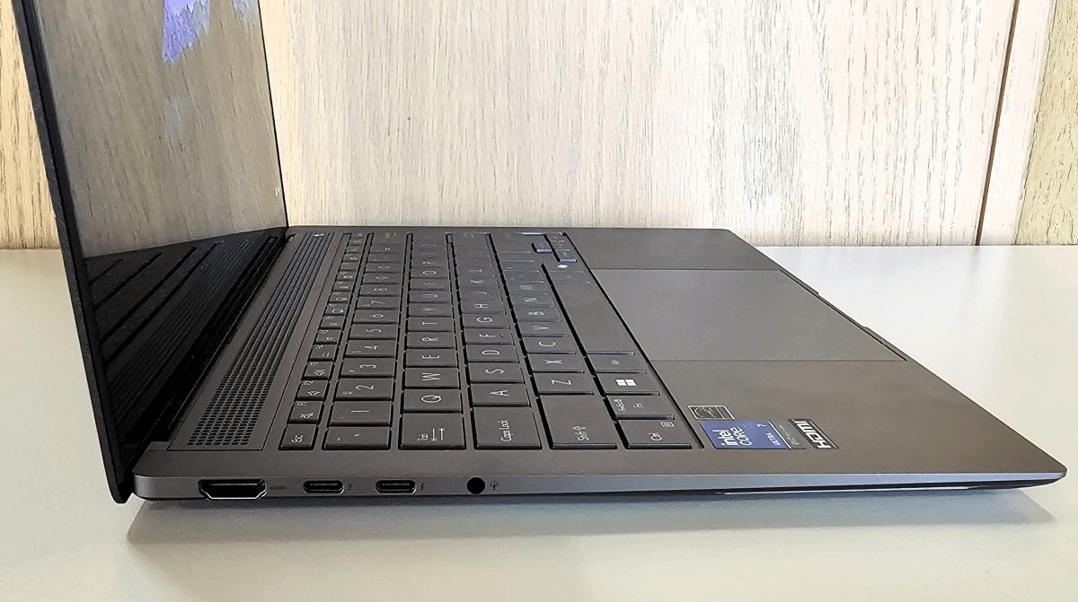 Acer Vivobook S 14 left side edit