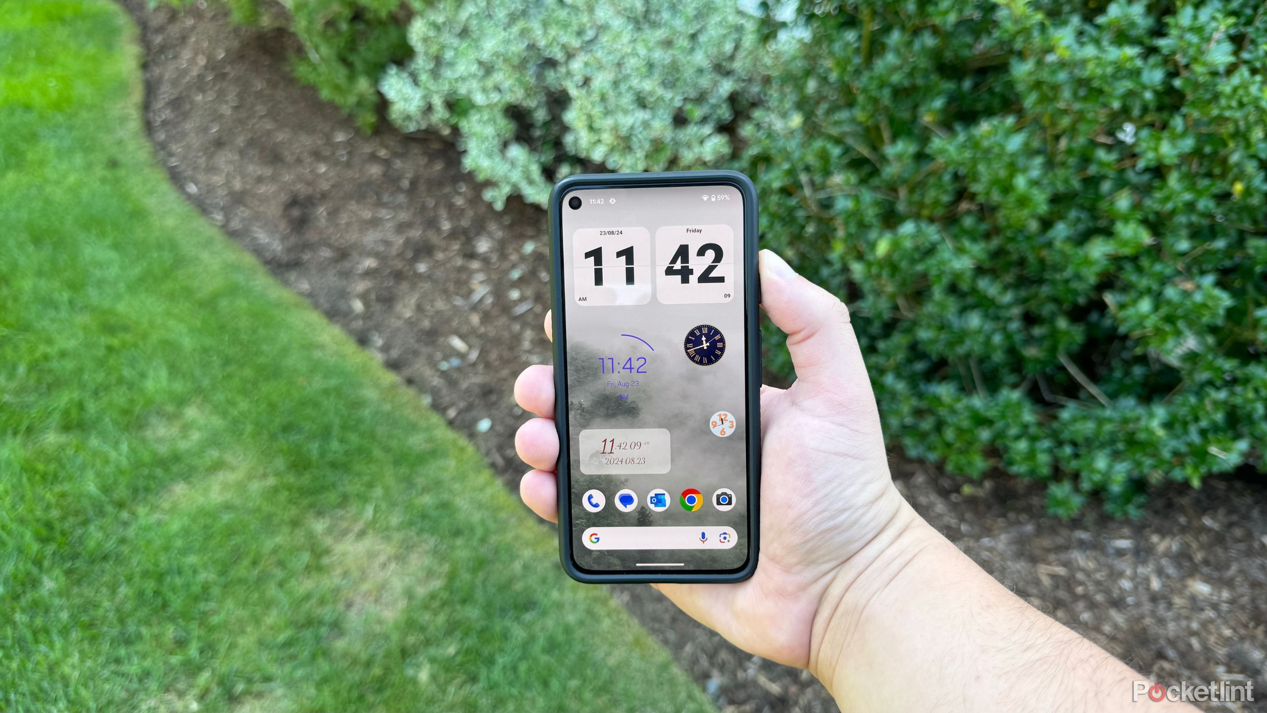 Top Android clock widgets on a Pixel 5 home screen