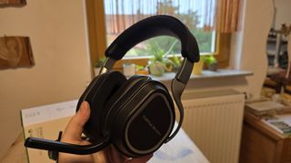 Turtle Beach Stealth 700 (Gen 3) headset review photographs