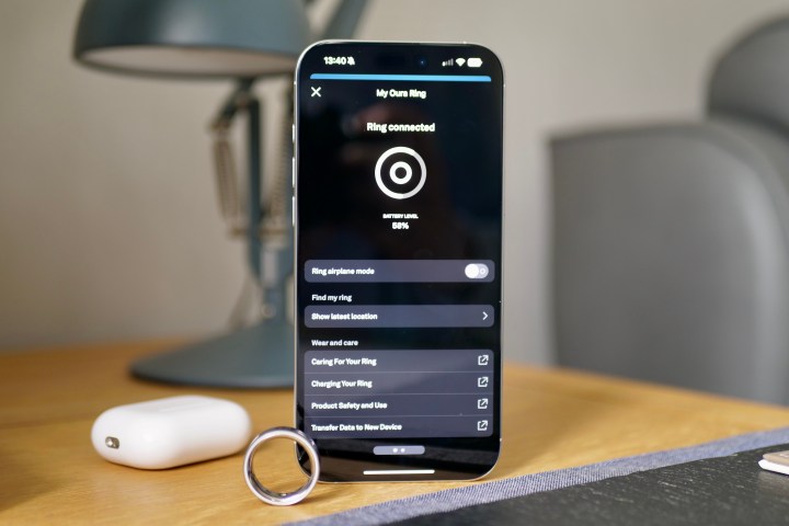 The Oura Ring 4 and Oura app.