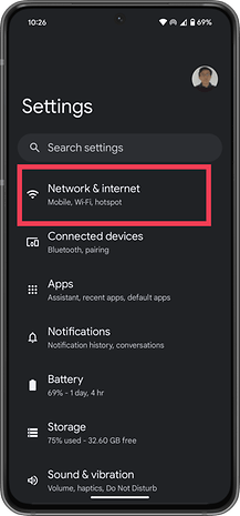 Screenshots showing how to activate a Wi-Fi hotspot on Android