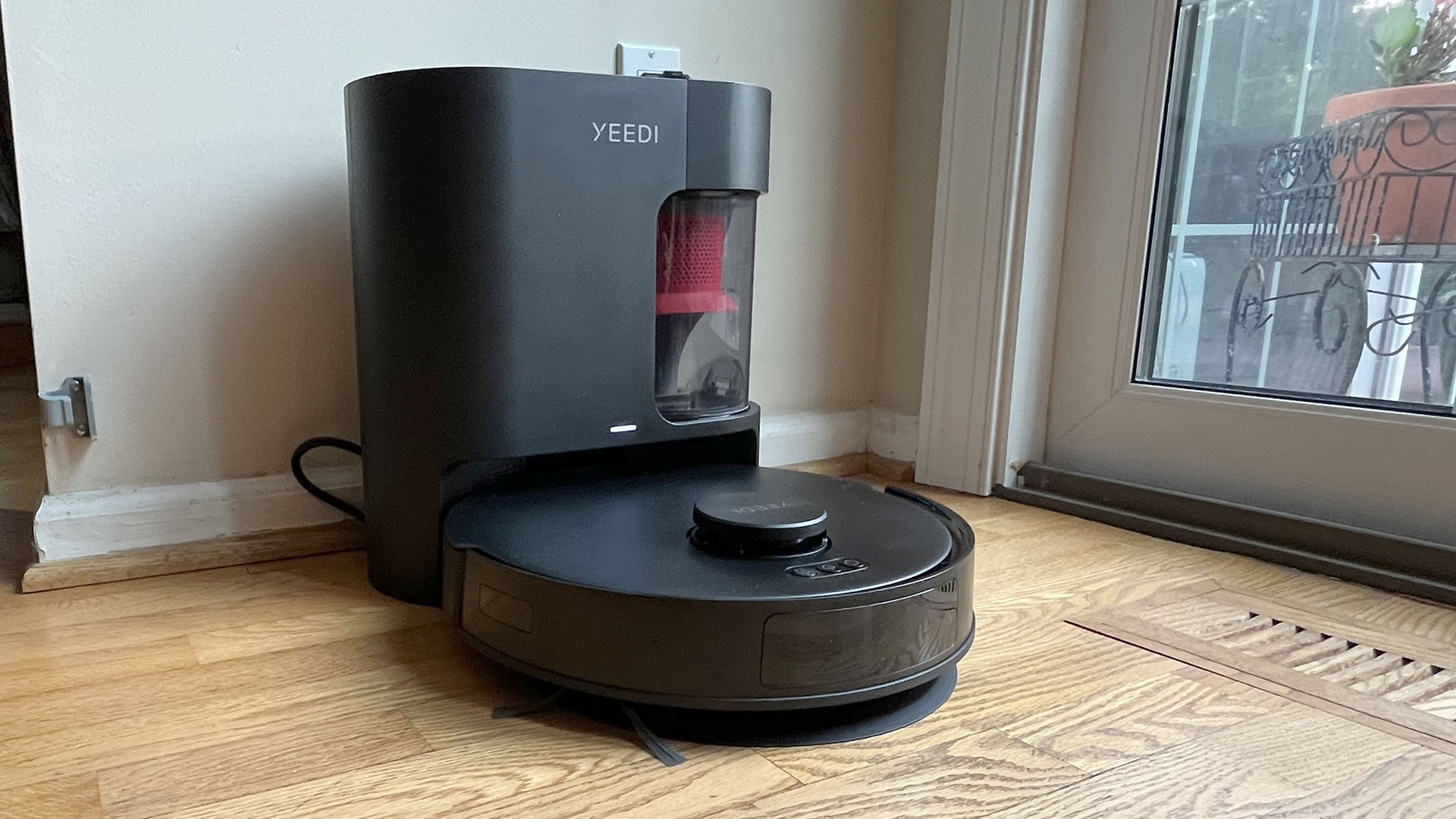 Yeedi C12 Pro Plus robot vacuum and base station in reviewer's home